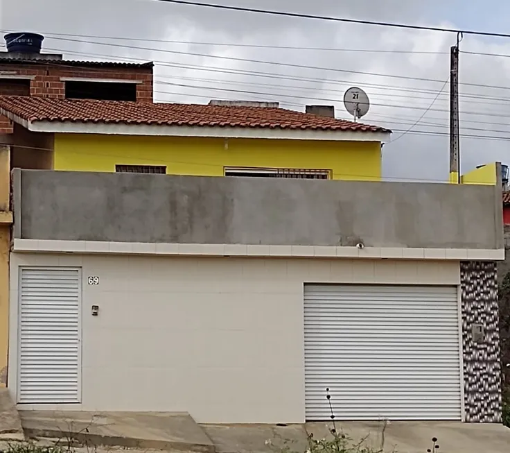 Foto 1 de Casa com 3 Quartos à venda, 180m² em Salgado, Caruaru