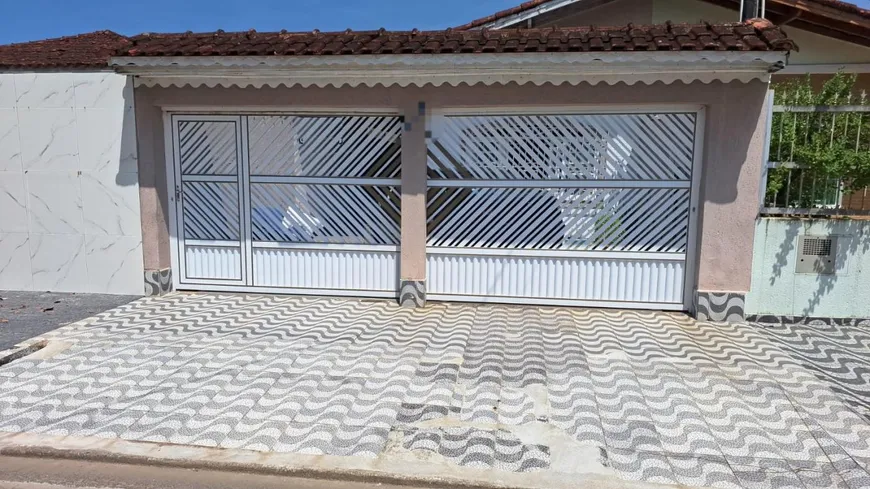 Foto 1 de Casa com 2 Quartos à venda, 102m² em Balneário Gaivotas, Itanhaém