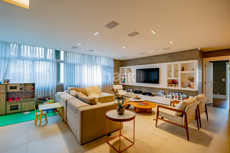 Foto 1 de Apartamento com 3 Quartos à venda, 149m² em Jardim Paulista, São Paulo