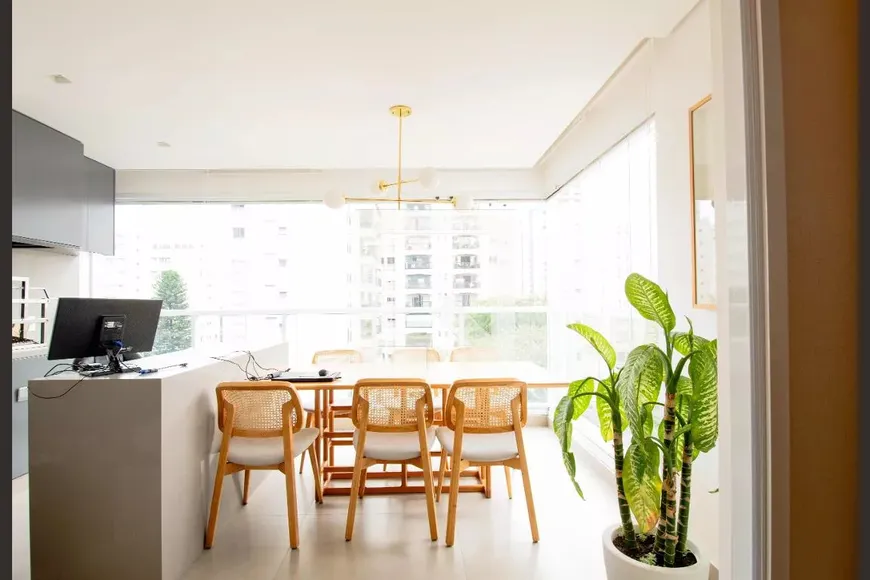 Foto 1 de Apartamento com 2 Quartos à venda, 76m² em Moema, São Paulo