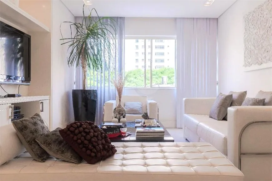 Foto 1 de Apartamento com 3 Quartos para venda ou aluguel, 125m² em Jardim América, São Paulo