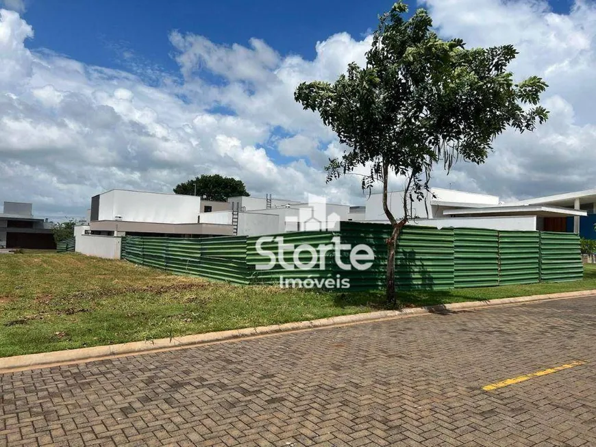 Foto 1 de Lote/Terreno à venda, 421m² em Jardim Botânico, Uberlândia