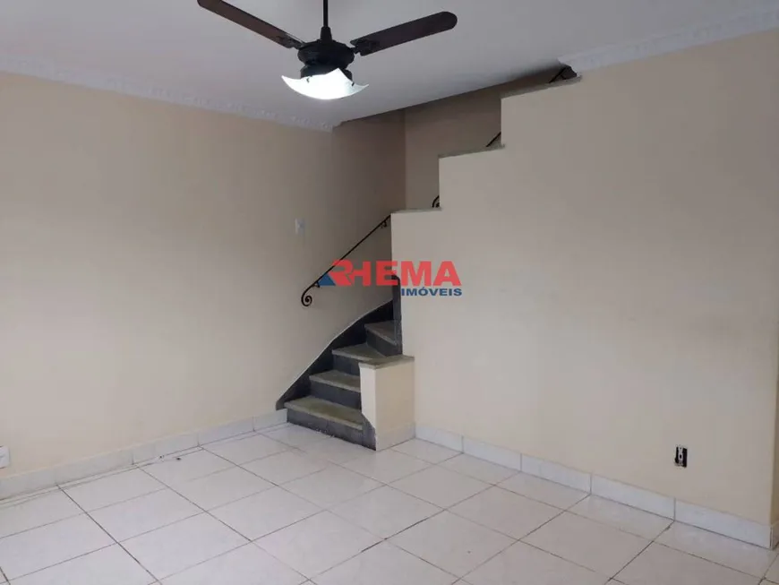 Foto 1 de Casa com 2 Quartos à venda, 100m² em Embaré, Santos