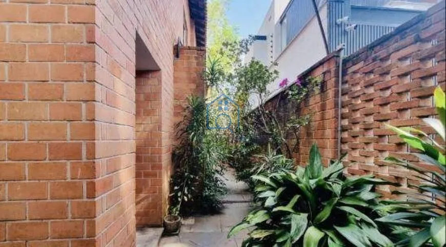 Foto 1 de Sobrado com 3 Quartos para alugar, 412m² em Jardim Paulista, São Paulo