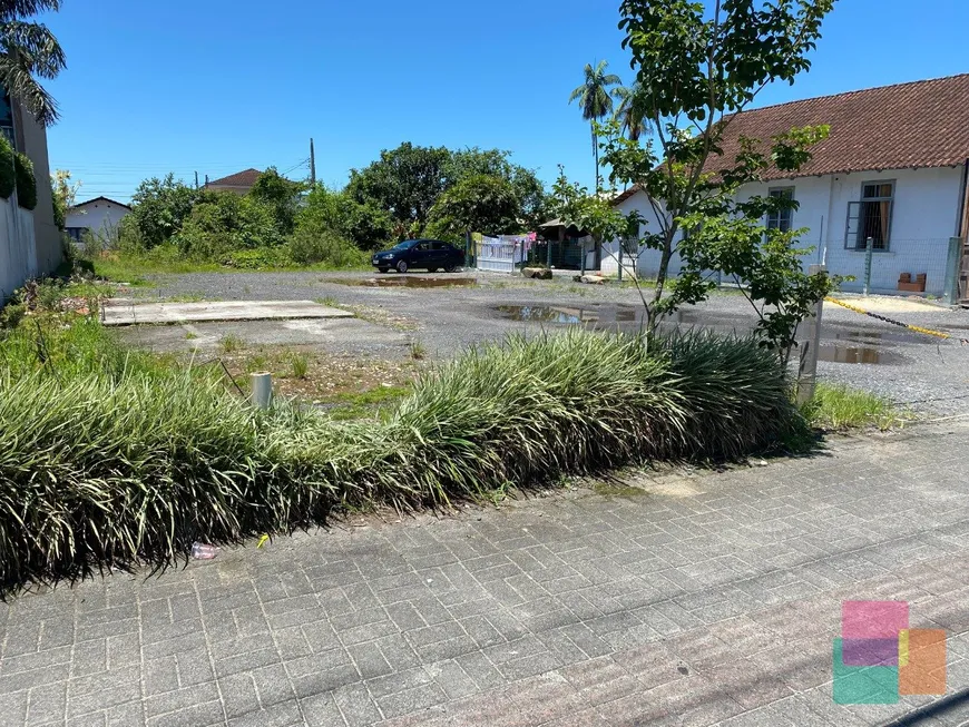 Foto 1 de Lote/Terreno à venda, 743m² em Vila Nova, Joinville