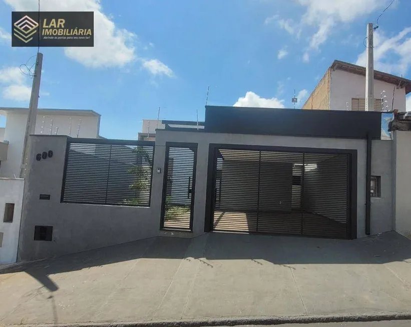 Foto 1 de Casa com 3 Quartos à venda, 142m² em Jardim Itamarati, Botucatu