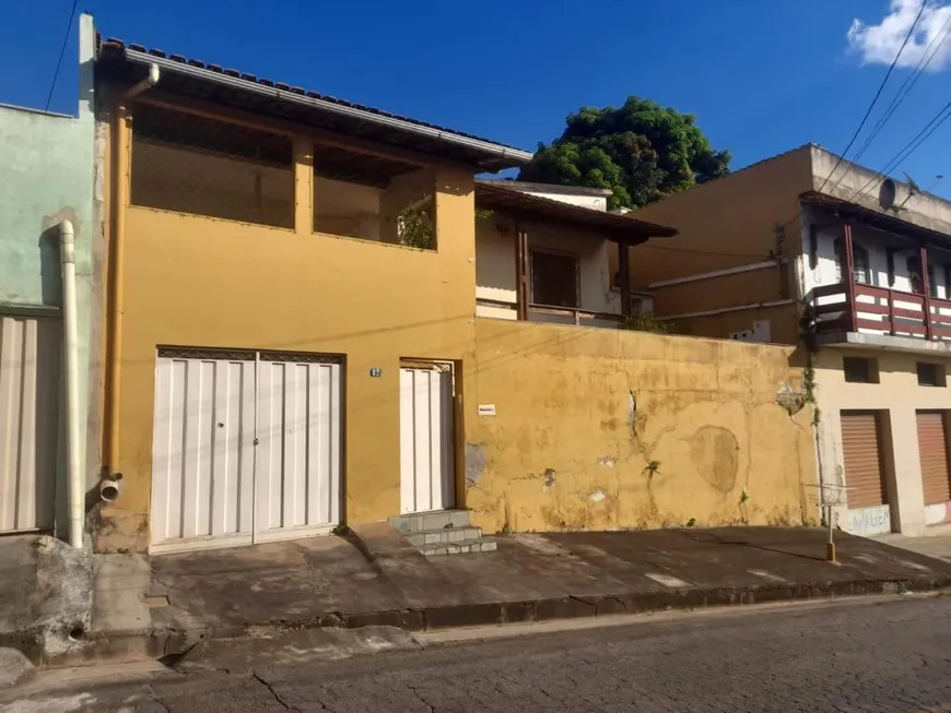 Foto 1 de Casa com 3 Quartos à venda, 380m² em Dom Bosco, Belo Horizonte