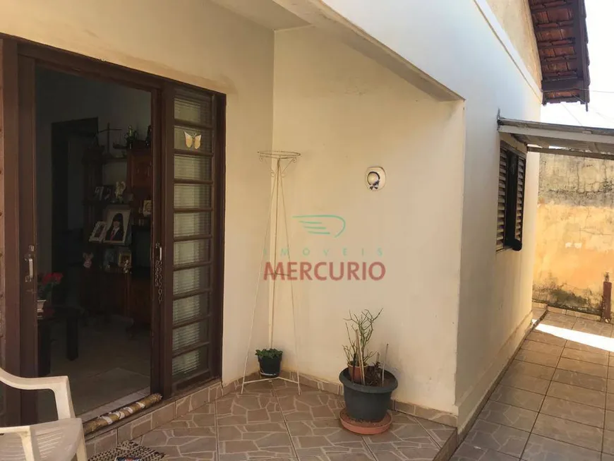 Foto 1 de Casa com 2 Quartos para alugar, 83m² em Vila Lemos, Bauru