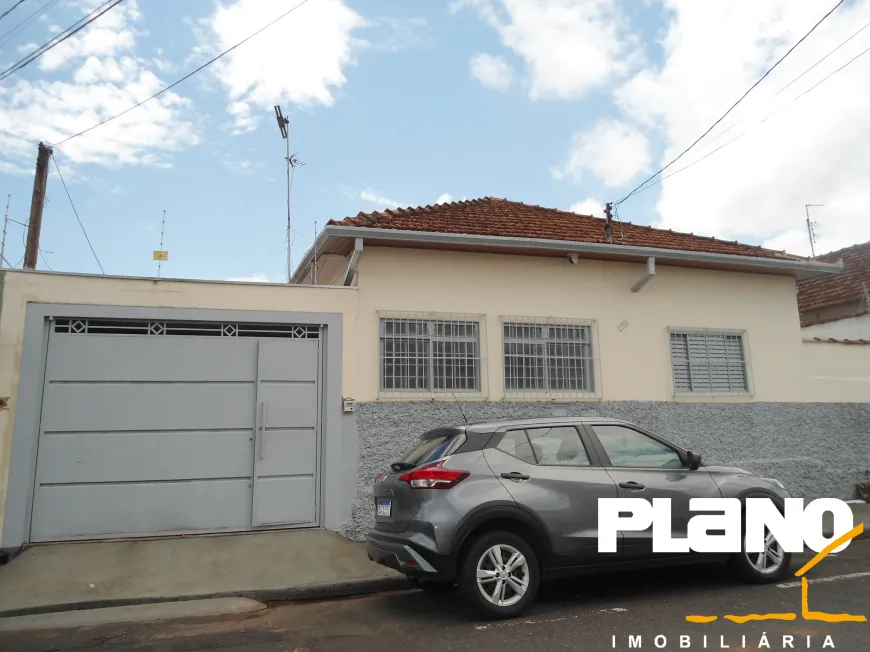 Foto 1 de Casa com 3 Quartos para alugar, 10m² em Vila Chico Júlio, Franca
