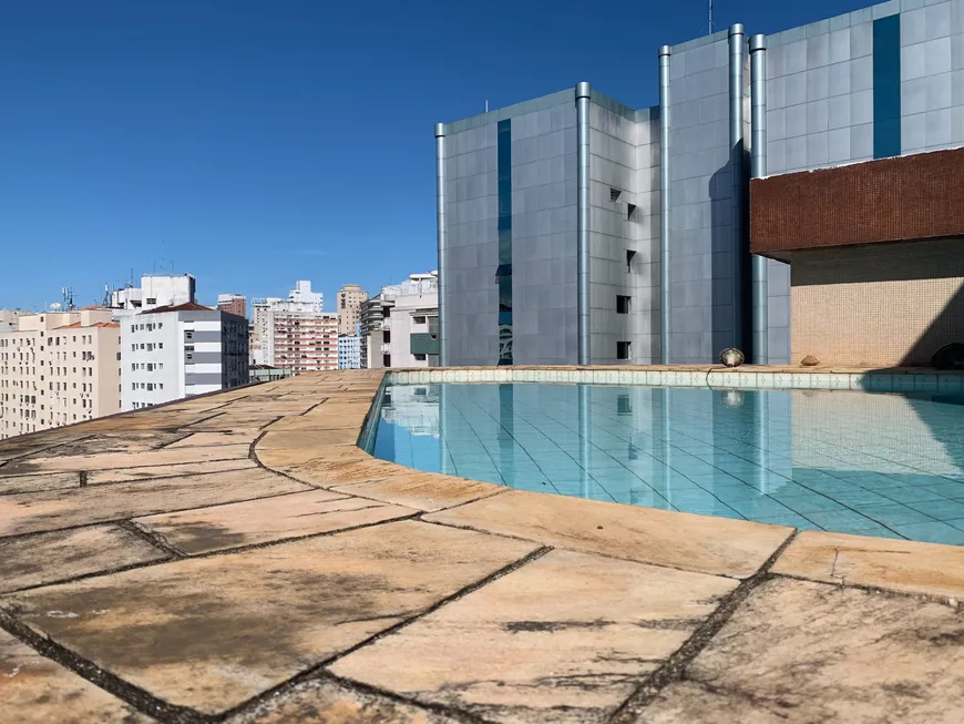 Foto 1 de Cobertura com 3 Quartos para venda ou aluguel, 600m² em Gonzaga, Santos