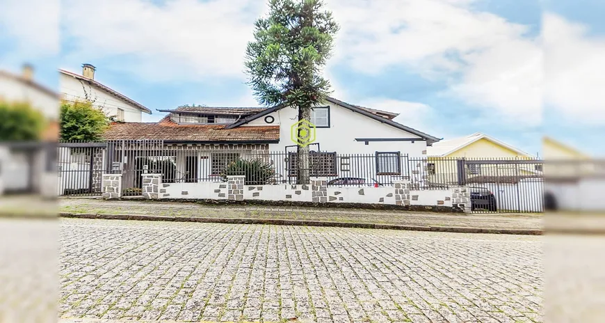 Foto 1 de Casa com 6 Quartos à venda, 425m² em São Francisco, Curitiba
