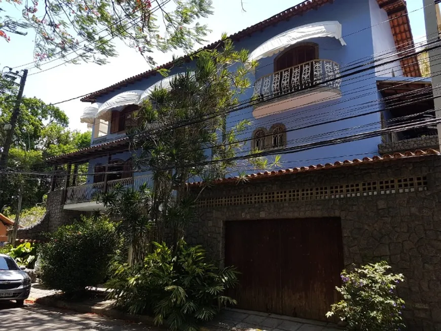 Foto 1 de Casa de Condomínio com 5 Quartos à venda, 370m² em Charitas, Niterói