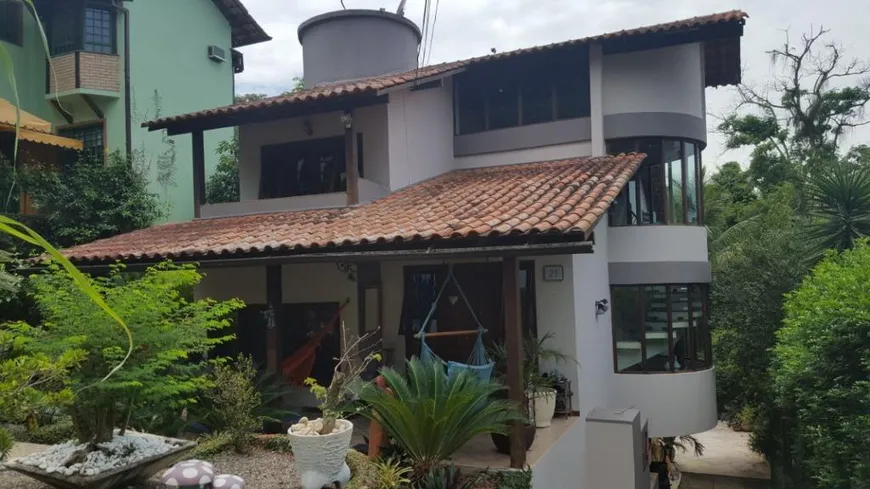 Foto 1 de Casa de Condomínio com 4 Quartos à venda, 260m² em Pendotiba, Niterói