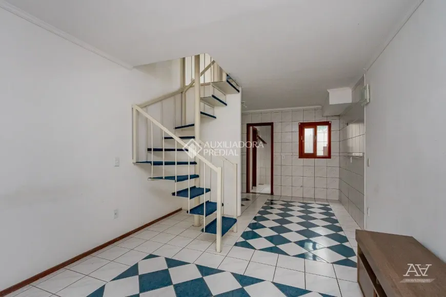 Foto 1 de Casa de Condomínio com 3 Quartos para alugar, 94m² em Camaquã, Porto Alegre