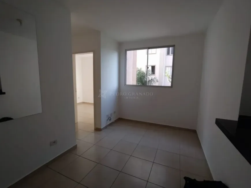 Foto 1 de Apartamento com 2 Quartos para alugar, 45m² em Zona 06, Maringá