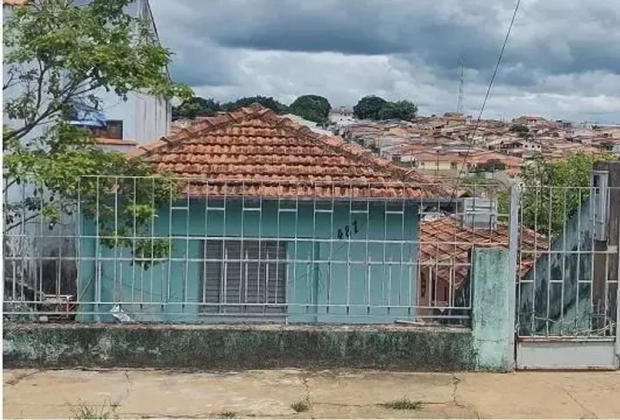 Foto 1 de Casa com 2 Quartos à venda, 138m² em Vila Bianchi, Bragança Paulista