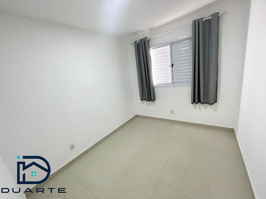 Apartamento na Avenida Ferroviária, 2, Vila Formosa em Anápolis, por R$  258.614 - Viva Real