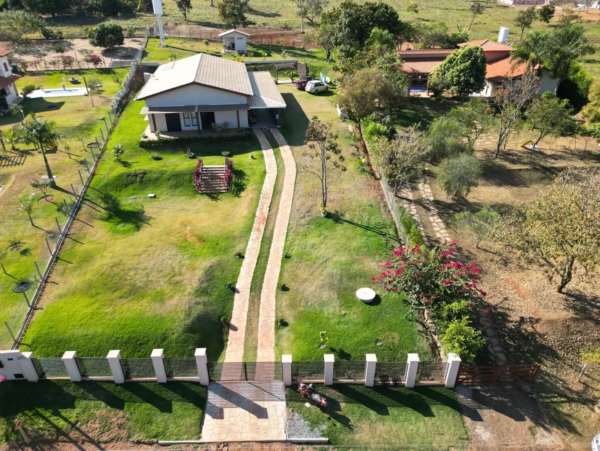 Foto 1 de Fazenda/Sítio com 4 Quartos à venda, 2382m² em , Hidrolândia