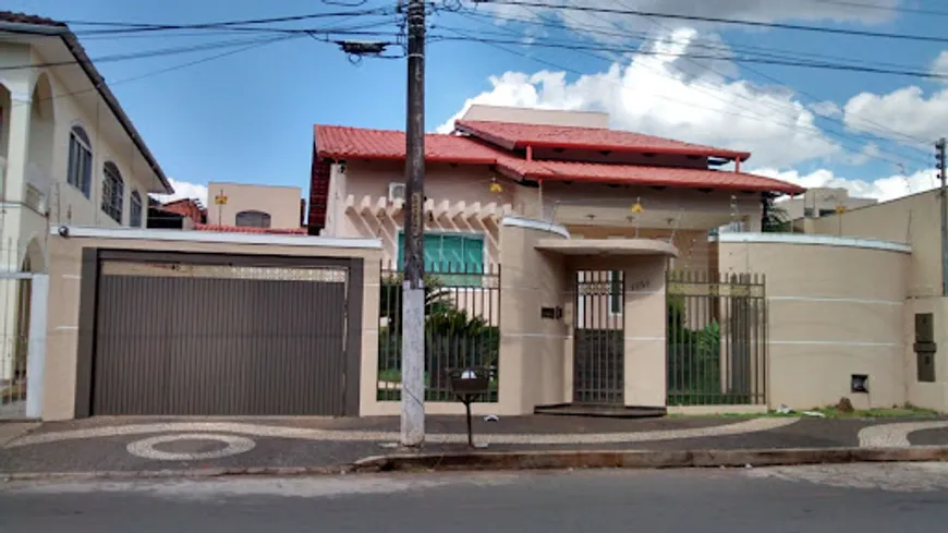 Foto 1 de Casa com 6 Quartos para venda ou aluguel, 285m² em Setor Central, Anápolis