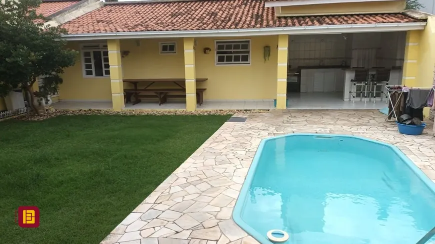 Foto 1 de Casa com 4 Quartos à venda, 242m² em Ingleses do Rio Vermelho, Florianópolis