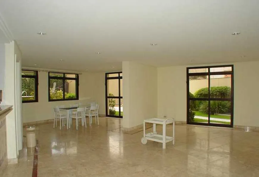 Foto 1 de Apartamento com 3 Quartos à venda, 216m² em Vila Nova Conceição, São Paulo
