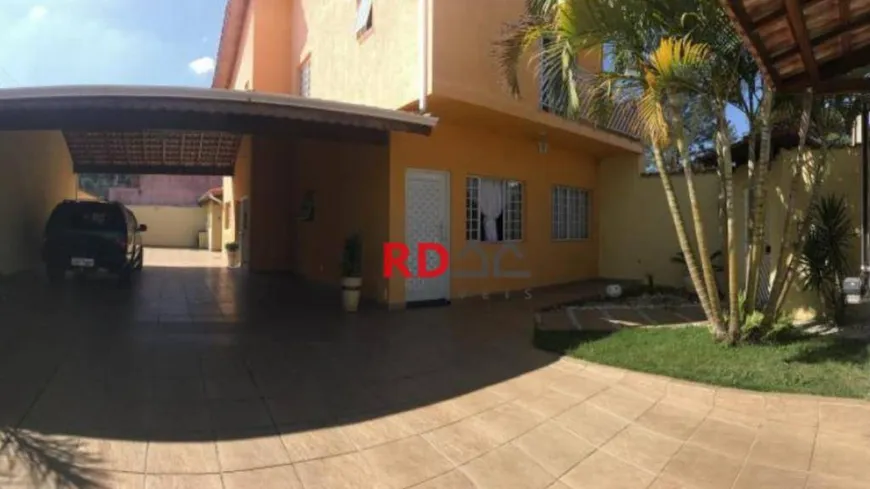 Foto 1 de Casa com 3 Quartos à venda, 210m² em Jardim Ponte Grande, Mogi das Cruzes