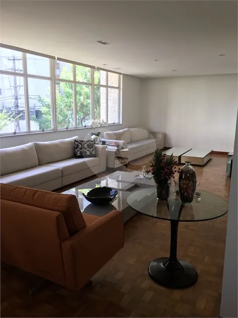 Foto 1 de Apartamento com 3 Quartos à venda, 190m² em Jardim América, São Paulo