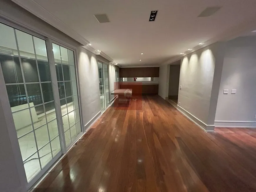 Foto 1 de Apartamento com 3 Quartos à venda, 218m² em Campo Belo, São Paulo