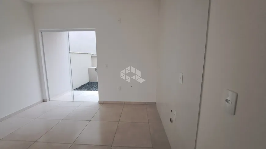 Foto 1 de Casa com 2 Quartos à venda, 58m² em Parque Guarani, Joinville