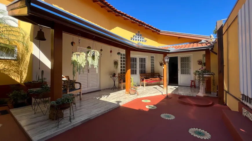 Foto 1 de Casa com 3 Quartos à venda, 240m² em Santa Cecilia, Brotas