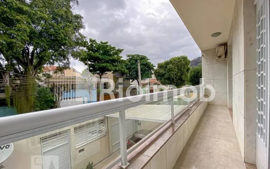 Foto 1 de Casa com 4 Quartos à venda, 500m² em Penha, Rio de Janeiro