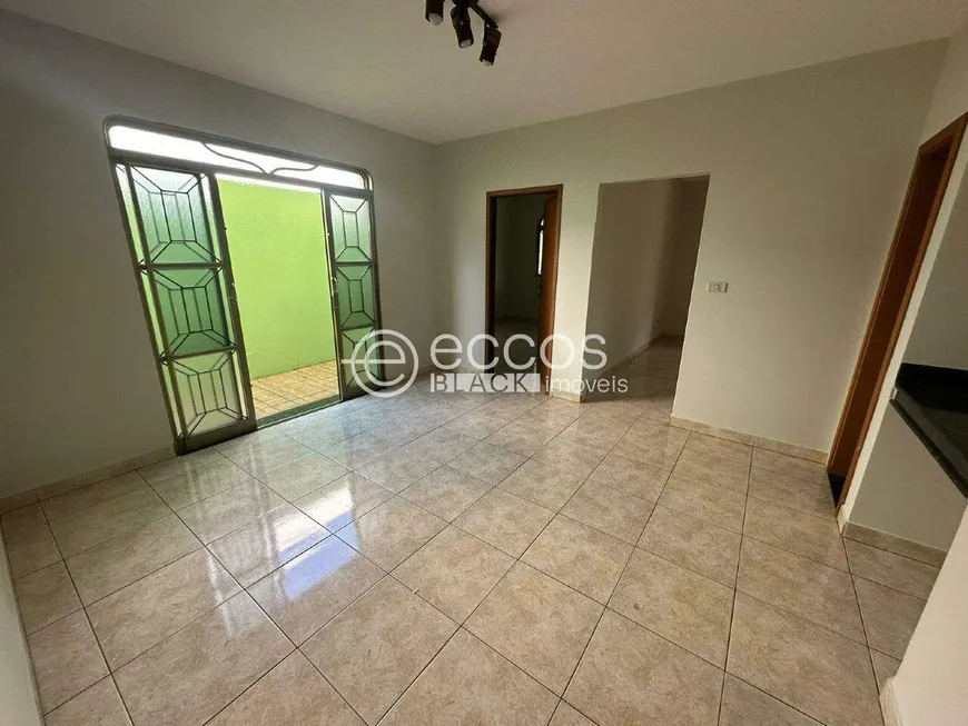 Foto 1 de Casa com 4 Quartos para alugar, 180m² em Jardim Karaíba, Uberlândia