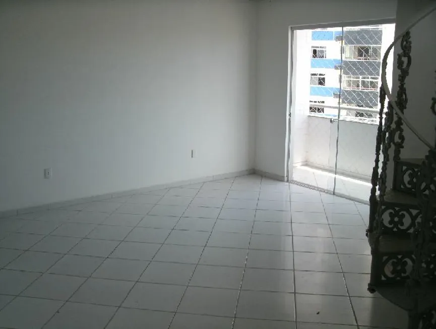 Foto 1 de Apartamento com 4 Quartos para alugar, 130m² em Costa Azul, Salvador