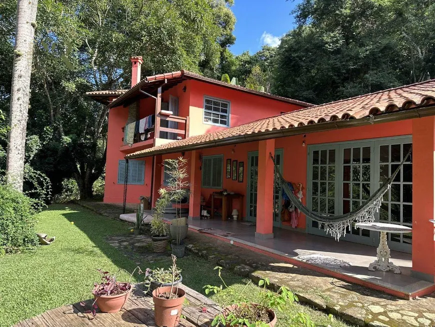 Foto 1 de Casa com 3 Quartos à venda, 20000m² em Secretário, Petrópolis