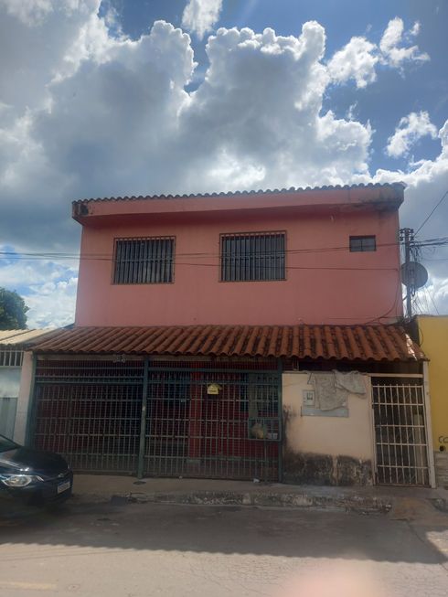 Foto 1 de Sobrado com 6 Quartos à venda, 130m² em Paranoá, Brasília
