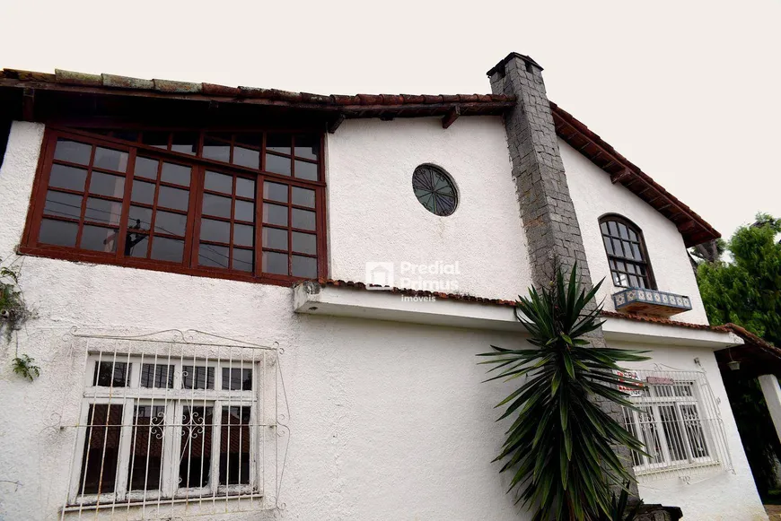 Foto 1 de Casa com 6 Quartos à venda, 302m² em Braunes, Nova Friburgo