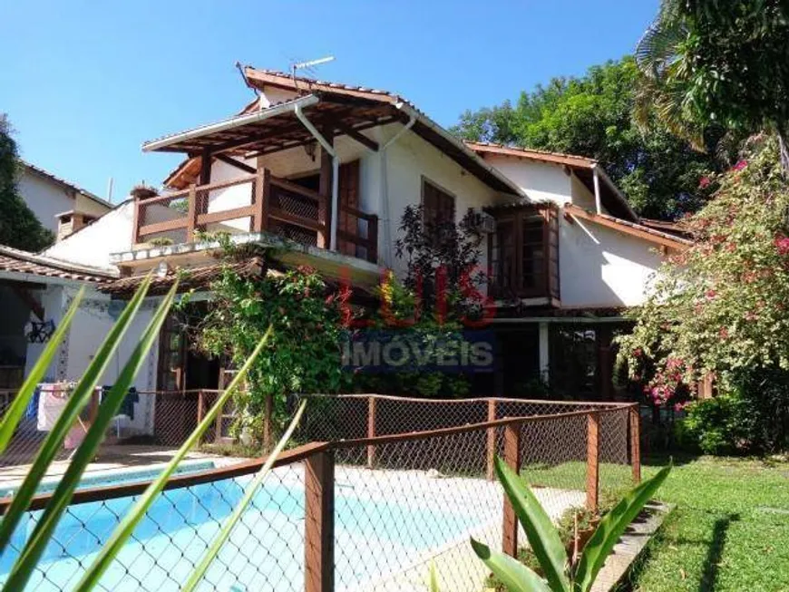 Foto 1 de Casa com 4 Quartos à venda, 260m² em Itaipu, Niterói