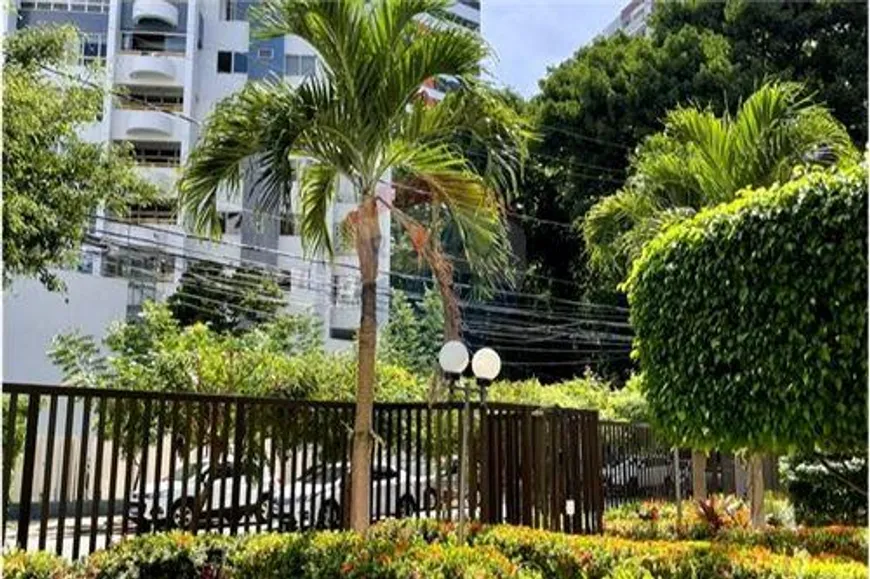 Foto 1 de Apartamento com 2 Quartos para alugar, 73m² em Itaigara, Salvador