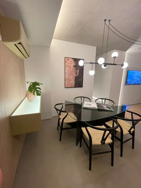 Foto 1 de Apartamento com 3 Quartos à venda, 65m² em Barra da Tijuca, Rio de Janeiro