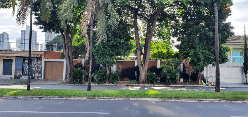Foto 1 de Casa com 3 Quartos à venda, 720m² em Setor Leste Universitário, Goiânia