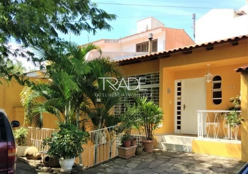 Foto 1 de Casa com 4 Quartos à venda, 198m² em Vila Assunção, Porto Alegre