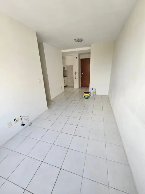 Foto 1 de Apartamento com 3 Quartos para alugar, 64m² em Arthur Lundgren I, Paulista