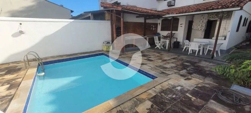 Foto 1 de Casa com 3 Quartos à venda, 240m² em Piratininga, Niterói