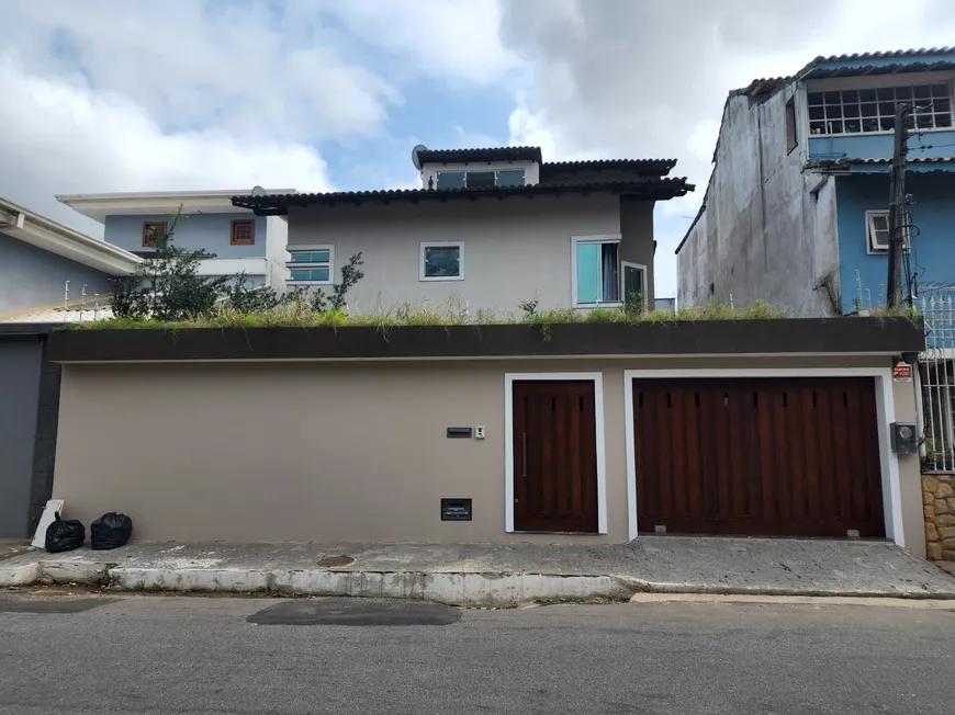 Foto 1 de Casa com 3 Quartos à venda, 220m² em Jardim Santo Antonio, Macaé