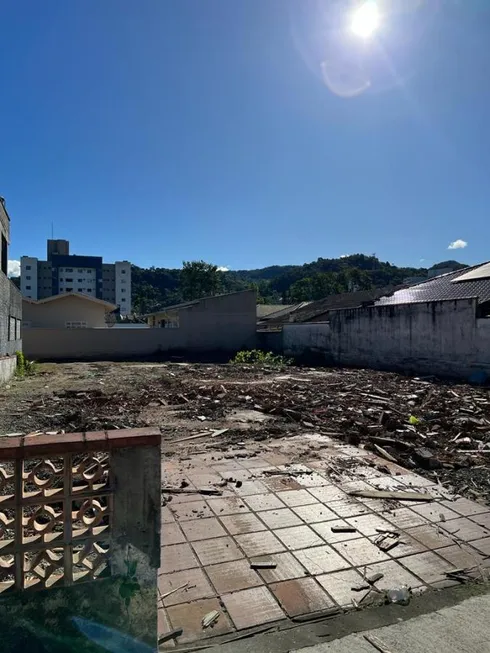 Foto 1 de Lote/Terreno à venda, 630m² em Centro, Guaramirim