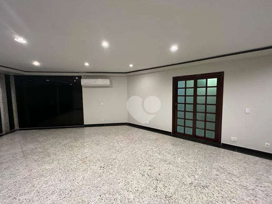 Foto 1 de Cobertura com 3 Quartos à venda, 190m² em Jardim Oceanico, Rio de Janeiro