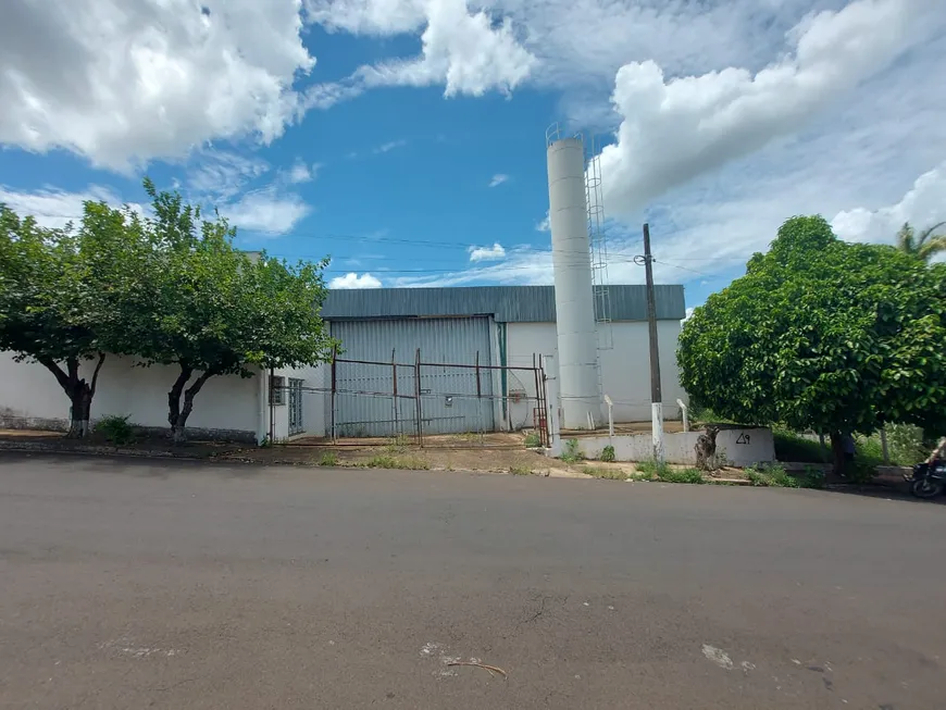 Foto 1 de Galpão/Depósito/Armazém à venda, 1485m² em Centro, Taquaritinga