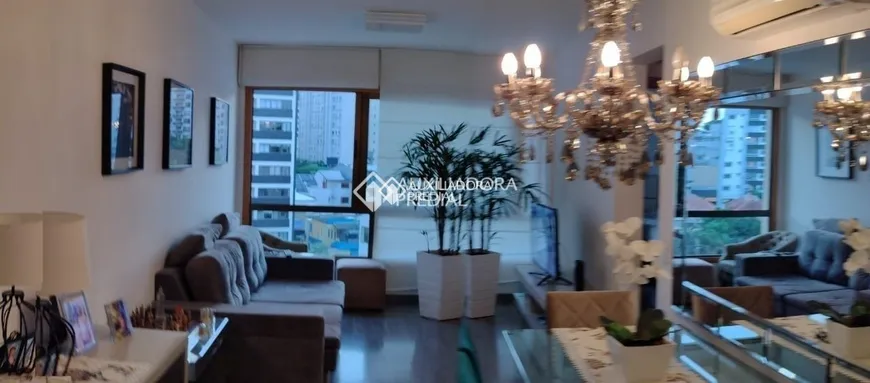 Foto 1 de Apartamento com 2 Quartos para alugar, 66m² em Passo da Areia, Porto Alegre