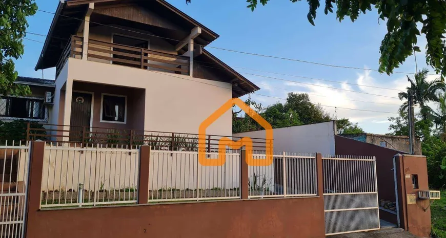 Foto 1 de Casa com 4 Quartos à venda, 275m² em Petrópolis, Joinville