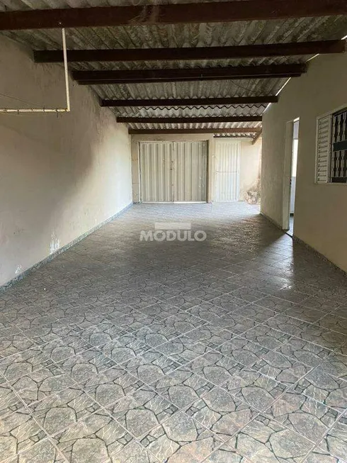 Foto 1 de Casa com 2 Quartos à venda, 250m² em Tubalina, Uberlândia